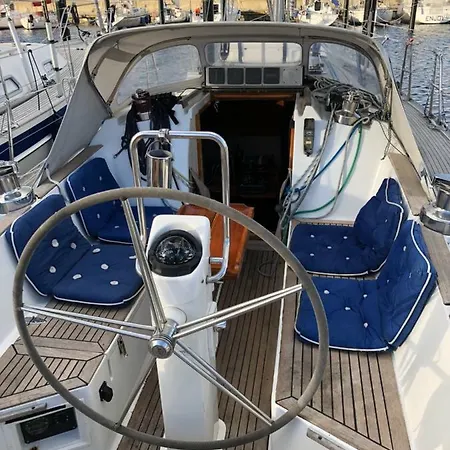 African Queen Botel