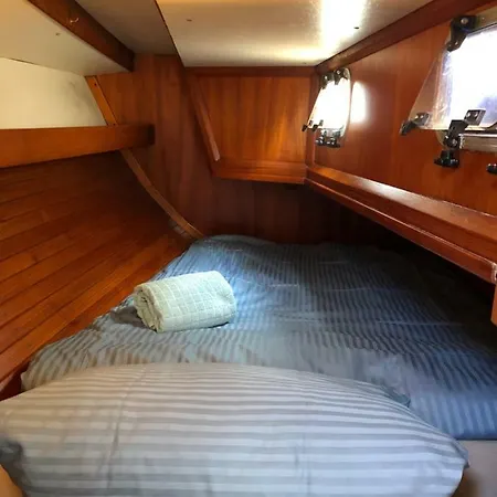 Botel African Queen